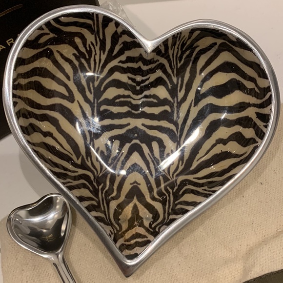 Michael Aram🤎🖤Hand Forged Zebra Heart Shaped Dish Bowl w/Silver Serving Spoon - Picture 11 of 16